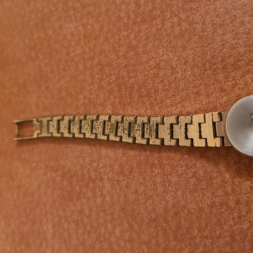 Vintage gold plated Russian wrist watch - Picture 9 of 16